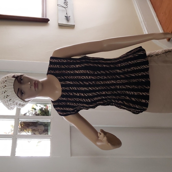 BCBG Animal Print Pendulum Top sz M - Picture 2 of 4